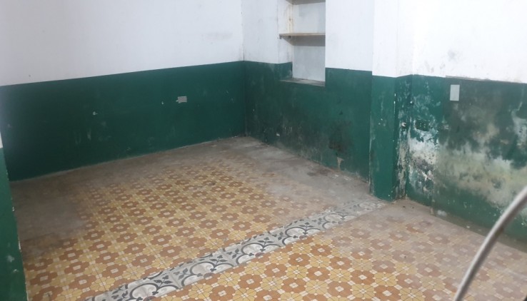 Cho thuê nhà trong phố lương khánh Thiện- HM. DT 90m - 3tầng - Giá 27 triệu - VP, Kho, KD ONL